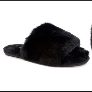 New! London fog black slippers
